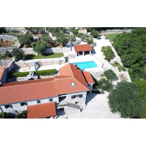 Antini dvori