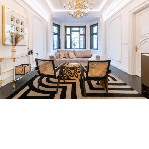 Antique Glam Apartment in Old Town Prague
