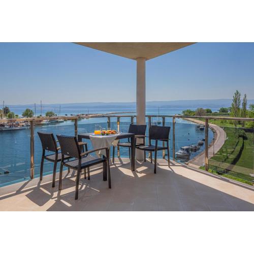 AP 4+2 in one of the most luxury building in Omis