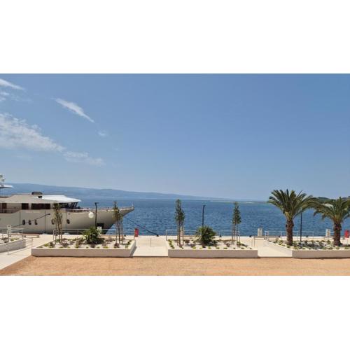 AP BONACA Sea front View