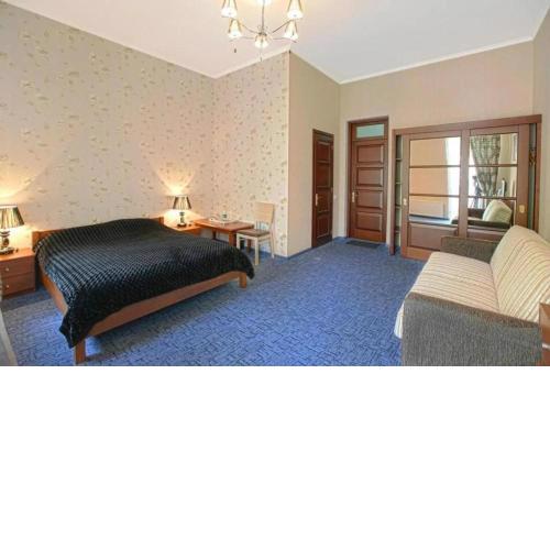 Apart-Hotel next to Deribasivska