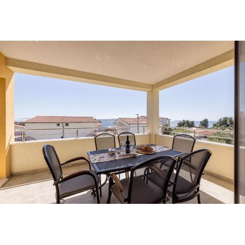 Apart sa Terasom 250m od Plaže,Parking,Wi Fi,Roštilj