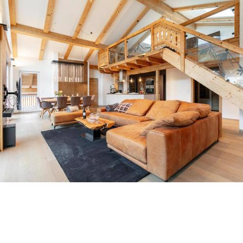 Apart33 Top 1-33 Penthouse