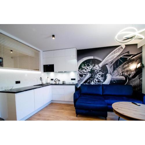 Apartament AVIATOR - lokalizacja w centrum, wysoki standard z KLIMATYZACJĄ, balkon, prywatny parking