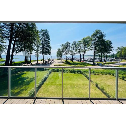 Apartament Bajeczny z widokiem na jezioro w Nautica Resort