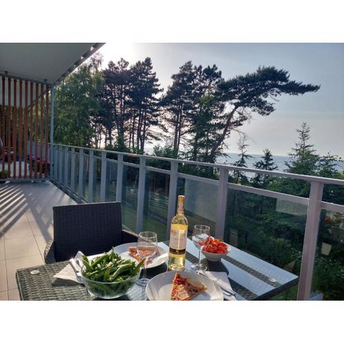 APARTAMENT BALTICHOFF PREMIUM with Sea View, Basen, Spa, Gym, Sauna, hala sportowa z kortem tenisowym
