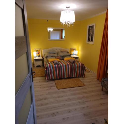 Apartament Biała Flaga z rowerami i podwórkiem 150m do jeziora