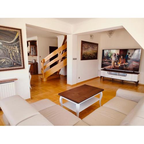 Apartament dwupoziomowy Victoria Cechini