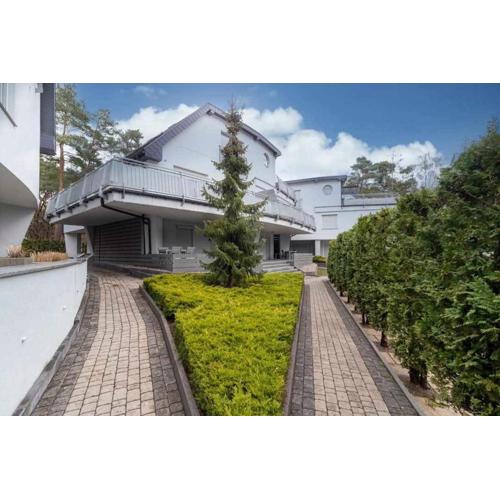 Apartament HAPPY - BASEN, PLAŻA, OCHRONA 24h - 3 SYPIALNIE dla maksymalnie 8 osób