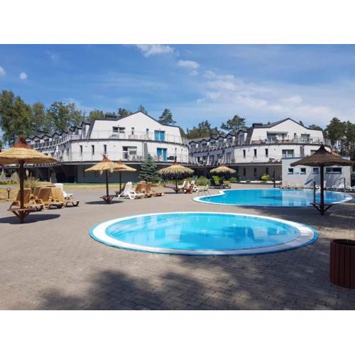 Apartament HAPPY 18 BASEN & KORT TENISOWY, OCHRONA 24h - dla maksymalnie 6 osób