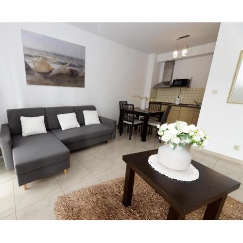 Apartament IKAR z ogródkiem, blisko morza