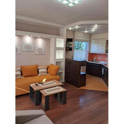 Apartament Julia 1-4 os parter balkon garaż Westerplatte