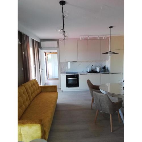 Apartament Latarnik- Yellow
