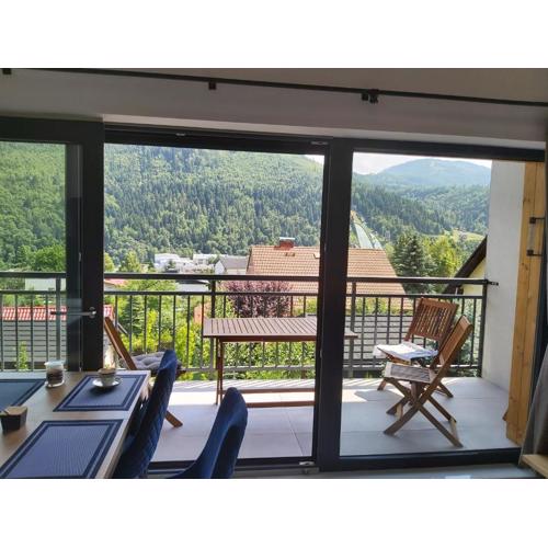 Apartament Marmurowy w Szczyrku z widokiem na góry z dostępem do sauny i jacuzzi , dwa miejsca parkingowe