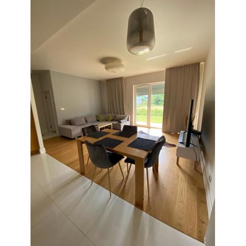 Apartament Myśliwska z ogródkiem