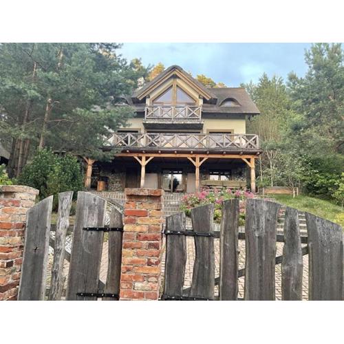 Apartament na skarpie z widokiem na jezioro Swornegacie