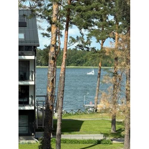 Apartament nad jeziorem