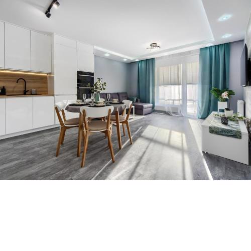 Apartament nad morzem,Przystań Letnica