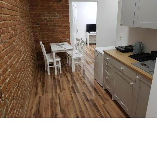 Apartament nr 15 - 2 pokoje z prywatnymi łazienkami Centrum Poznań