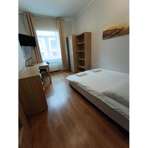 Apartament obok Piotrkowskiej, parking gratis, dostęp na kod