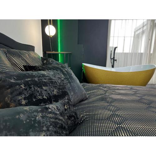 Apartament PREMIUM ze złotą wanną w sypialni widok na morze dyskretny taras z łóżkiem - Bałtyckie Sarbinowo 18