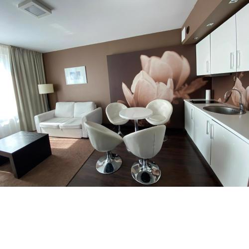 Apartament prywatny salon z aneksem kuchennym i sypialnią w hotelu Diva