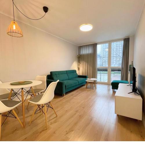 Apartament przy Atrium, stacja metra Rondo ONZ