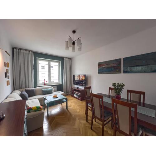 Apartament Sienkiewicza, parking, 2 sypialnie, klimatyzacja, 24h kod, 200m od PKP, FVAT