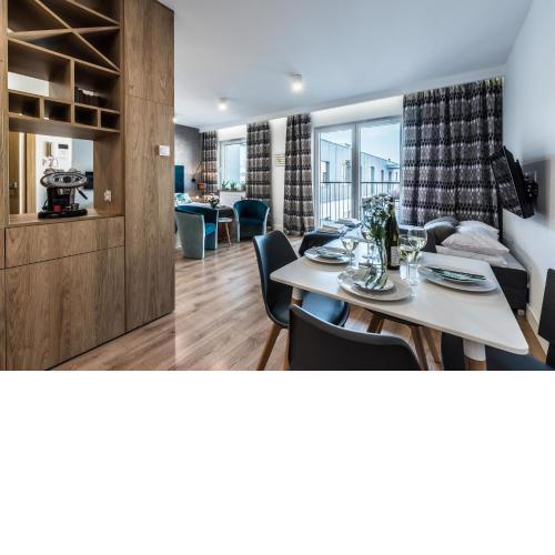 Apartament Targi z garażem i siłownią