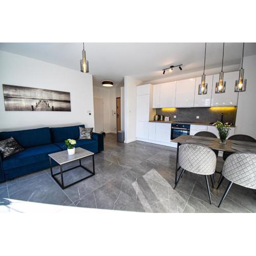 Apartament VILLA PARK przy plaży z widokiem na jezioro, taras 50 m2