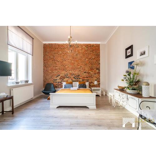 Apartament w sercu Poznania by LookAp