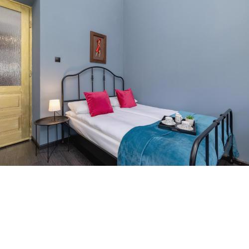 Apartament z Balkonem Blisko Starego Miasta Krakow by Noclegi Renters