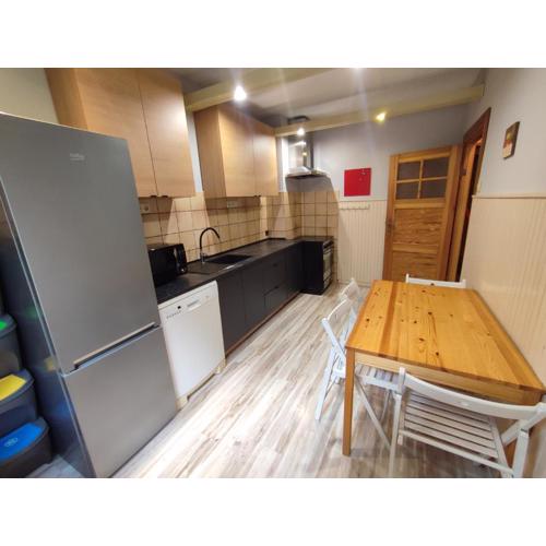 Apartament z ogródkiem i miejscem do grillowania