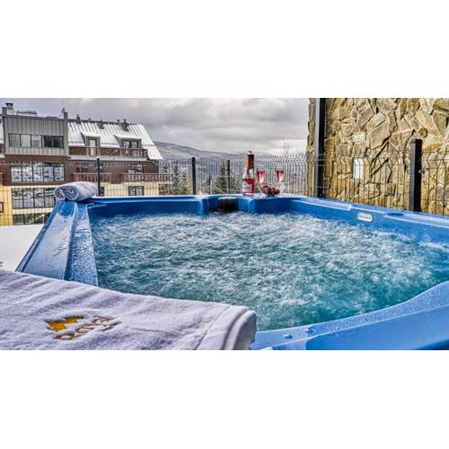 Apartament z prywatnym jacuzzi - Źródło Izery przy gondoli VIP Sauna, Siłownia, Bawialnia by Royal Aparts