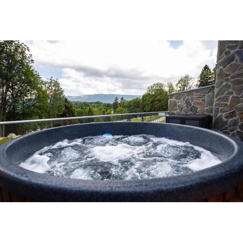 Apartament z prywatnym jacuzzi z widokiem na góry 109 KRAS RESORT