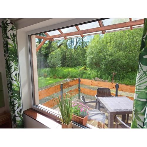 Apartament z tarasem nad strumykiem