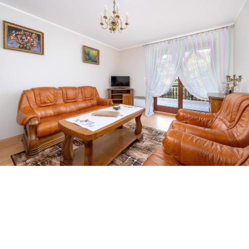 Apartament z Widokiem na Góry Balkon i Parking by Noclegi Renters