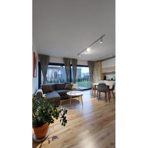 Apartament Zakatek 2 z ogrodkiem i miejscem w garazu podziemnym