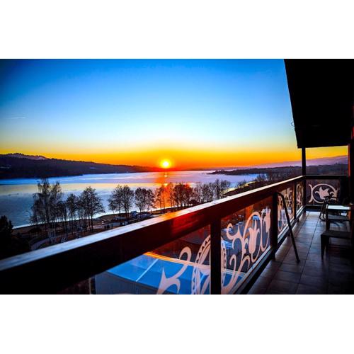 Apartament33 Luxury View Centralny Widok na jezioro sauna, siłownia - 100 metrów od Jeziora Czorsztyńskiego i ścieżki rowerowej Velo Czorsztyn obok Kluszkowce Ski