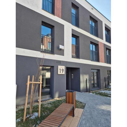 Apartamenty Ceglana Park - prywatny parking - piękne osiedle - nowe luksusowe mieszkanie z biurkiem