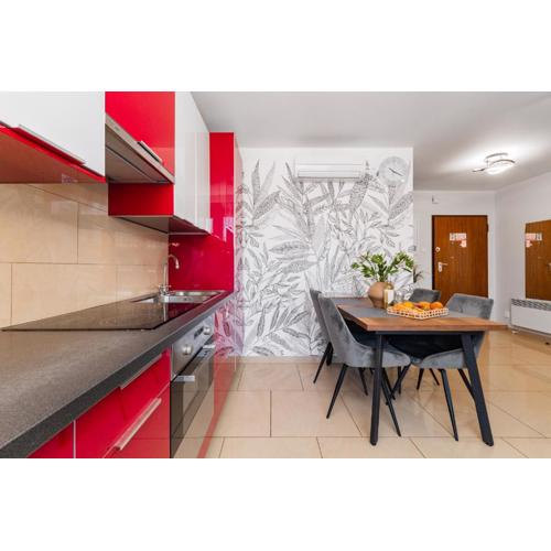 APARTAMENTY MIERZEJA - BALTIC PARK STEGNA, 33m2-57m2, 500 m od plaży