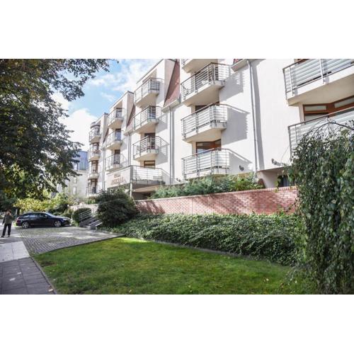 Apartamenty na Wyspie - Villa Mistral - Apartamenty z sypialnią i parkingiem