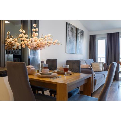 Apartamenty PREMIUM 56 obok Rynku Centrum, Parking - GARAŻ PODZIEMNY, wysoki standard, spokojna i cicha okolica, Parking - UNDERGROUND GARAGE, high standard, peaceful and quiet area