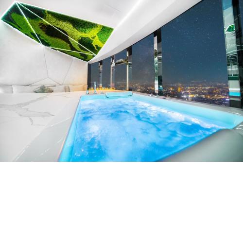 Apartamenty Sky Tower z Wanna Przy Oknie