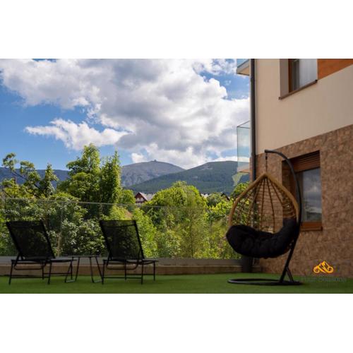Apartamenty z tarasem blisko stoku by Four Seasons