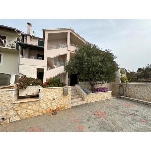 APARTMAN 1 Istočna Gomilica