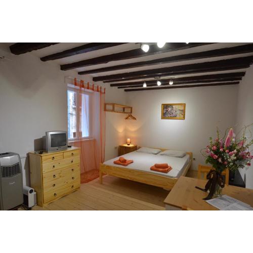 Apartman 18