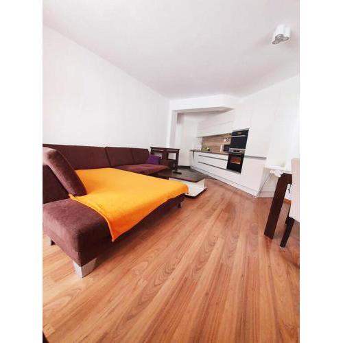 Apartmán 27, Kamzík