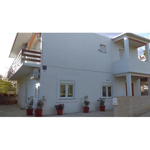 APARTMAN BORNA