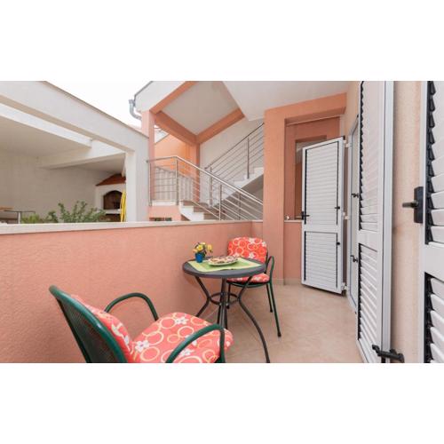 Apartman Erstic 3 - Baska Voda by Villas Guide